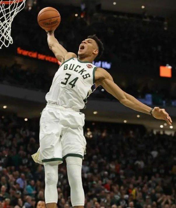 开云体育快速登录字母哥连续七场比赛得分超过大比分获胜，西班牙队不断突破！全场沸腾不已的简单介绍