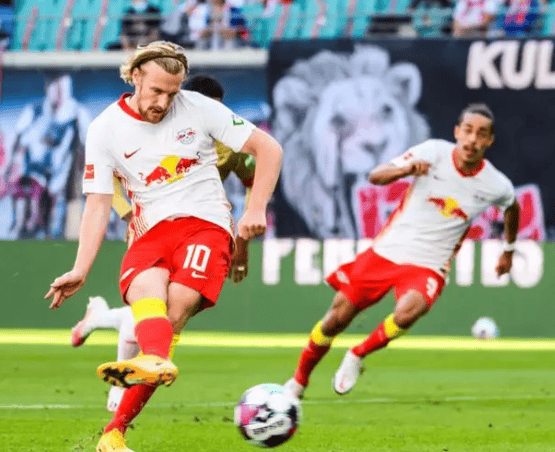 kaiyun官网登录平台包含加时末段莱比锡备战德甲，复出首秀细节曝光，压力陡增，阵容厚度经受考验的词条